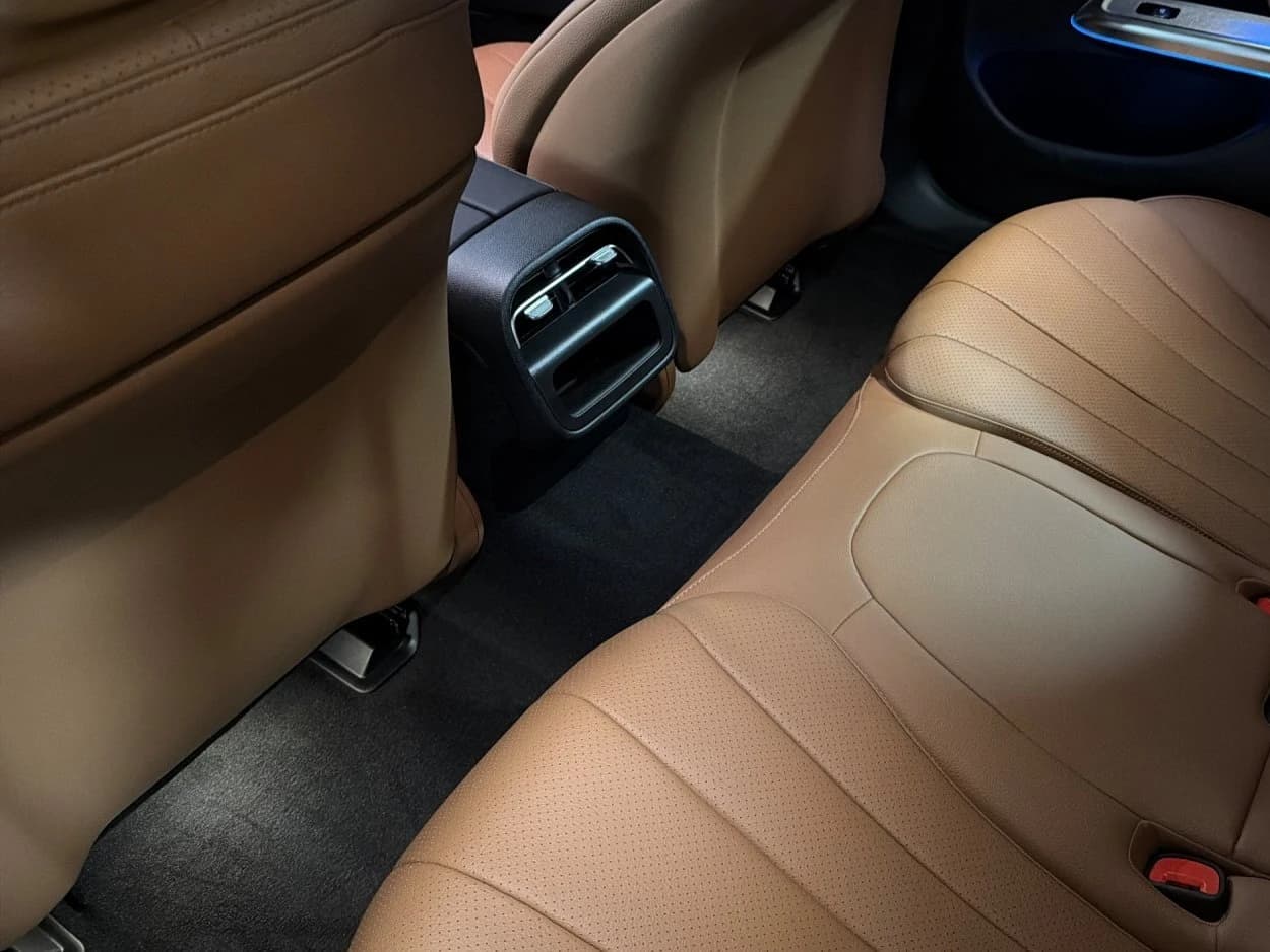 Mercedes-Benz E-Class E 450 4MATIC Sedan 2027 — side view