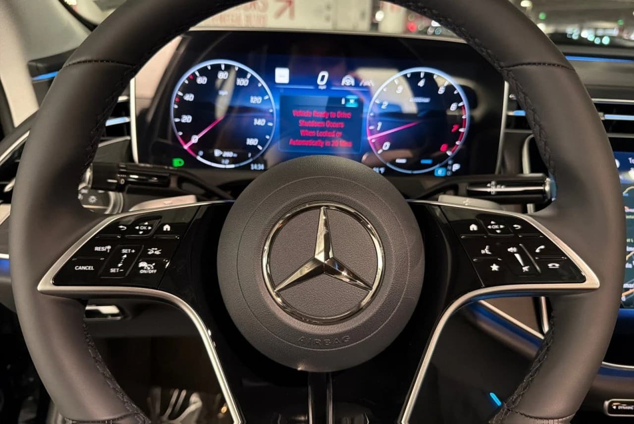Mercedes-Benz E-Class E 450 4MATIC Sedan 2027 — side view