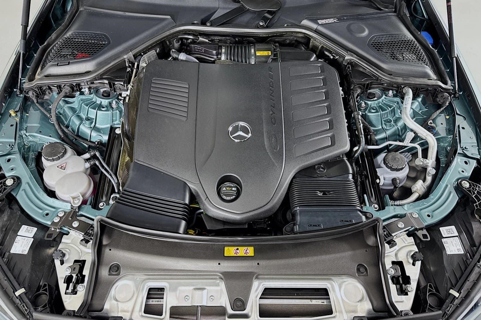 Mercedes-Benz E-Class E 450 4MATIC Sedan 2026 — side view