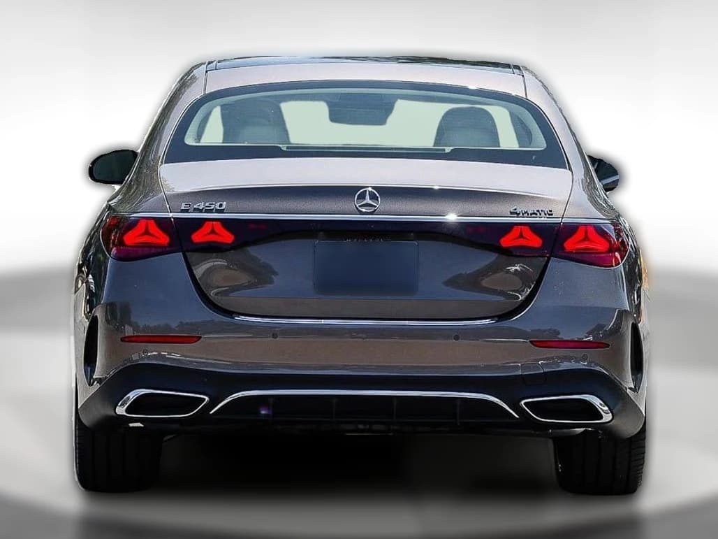 Mercedes-Benz E-Class E 450 4MATIC Sedan 2026 — side view