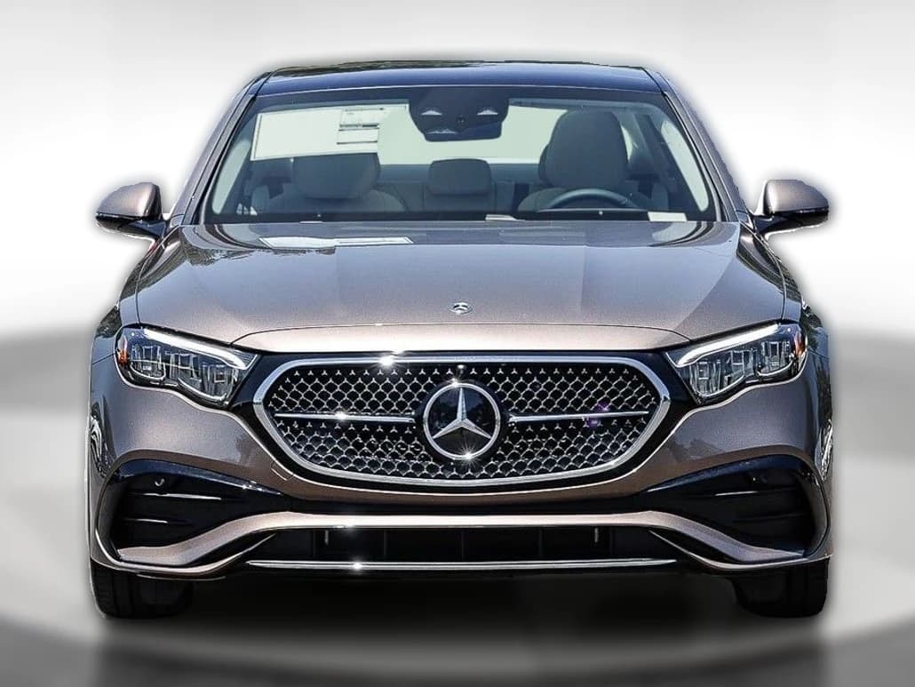 Mercedes-Benz E-Class E 450 4MATIC Sedan 2026 — side view