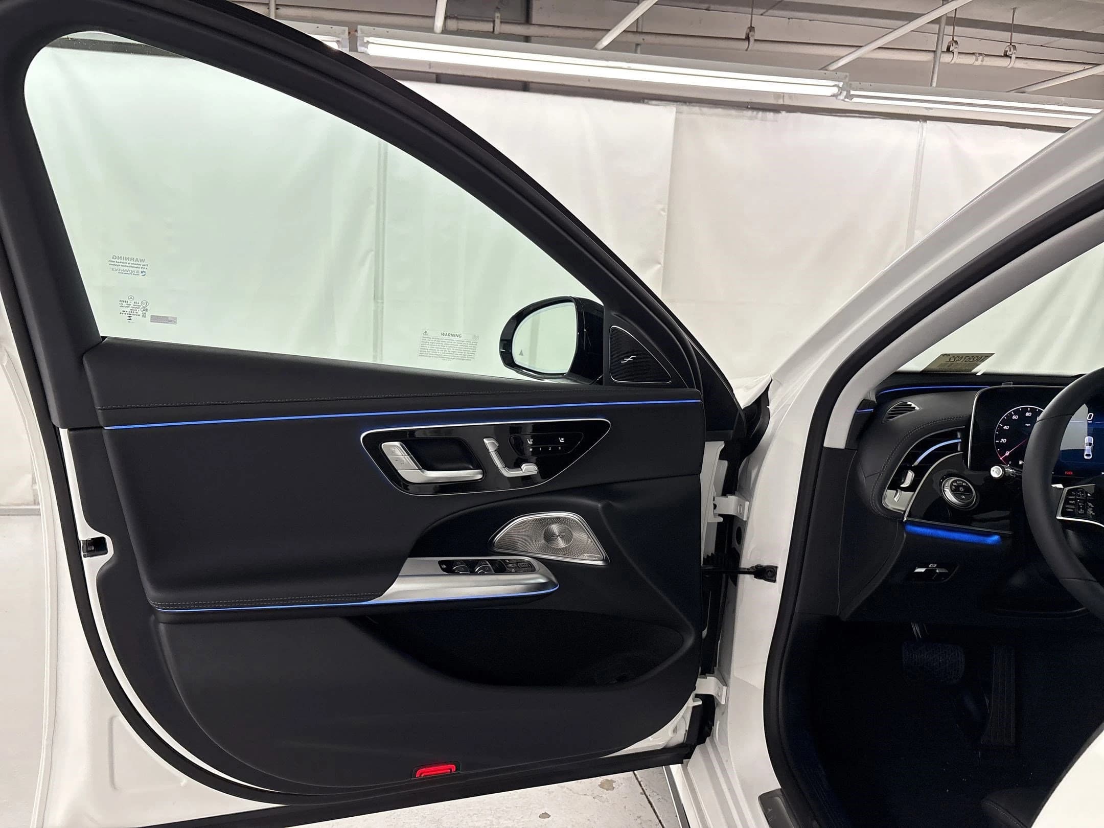 Mercedes-Benz E-Class E 450 4MATIC Sedan 2026 — side view