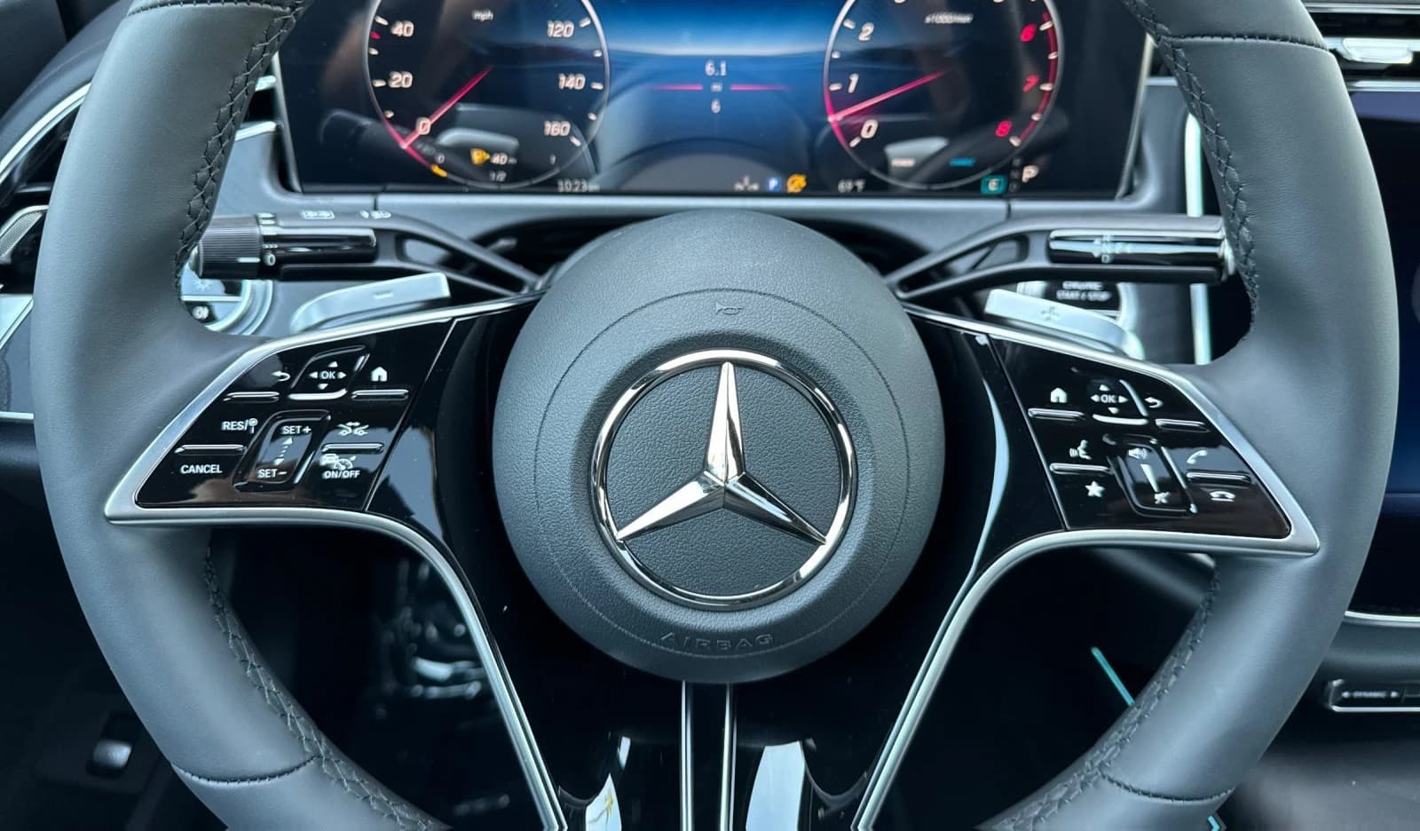 Mercedes-Benz E-Class E 450 4MATIC Sedan 2026 — side view