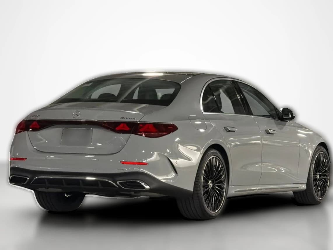 Mercedes-Benz E-Class E 450 4MATIC Sedan 2027 — side view