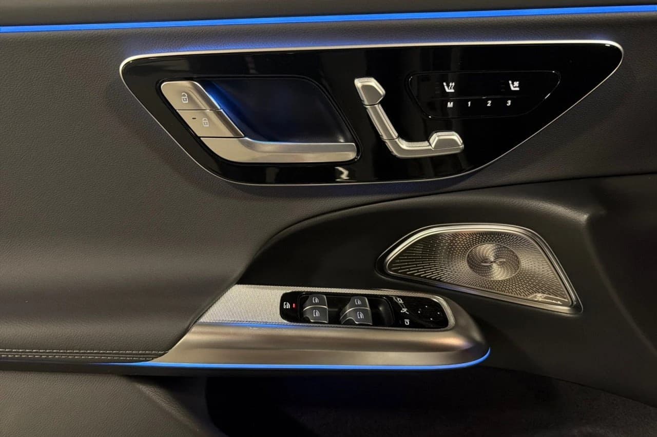 Mercedes-Benz E-Class E 450 4MATIC Sedan 2027 — side view