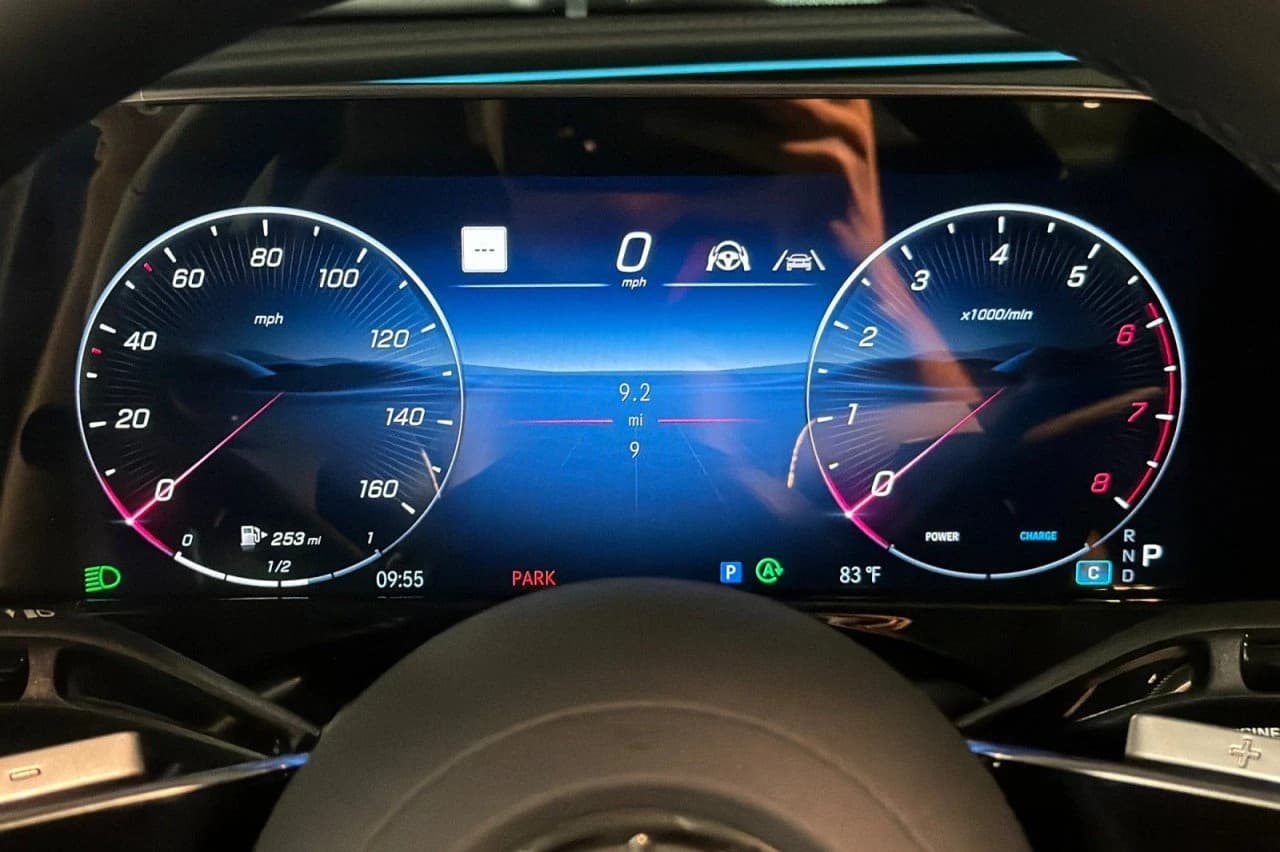Mercedes-Benz E-Class E 450 4MATIC Sedan 2027 — side view
