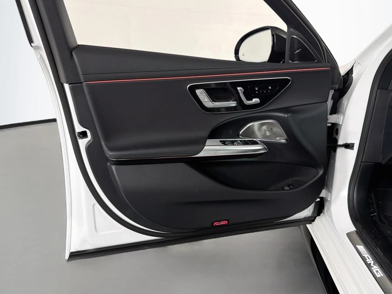 Mercedes-Benz E-Class AMG E 53 Hybrid Wagon 2027 — side view