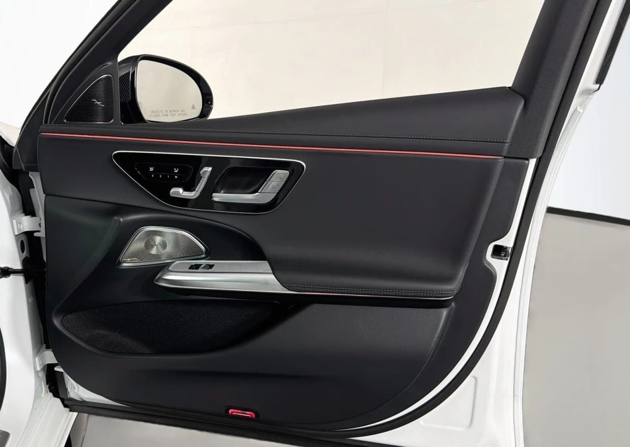 Mercedes-Benz E-Class AMG E 53 Hybrid Wagon 2027 — side view