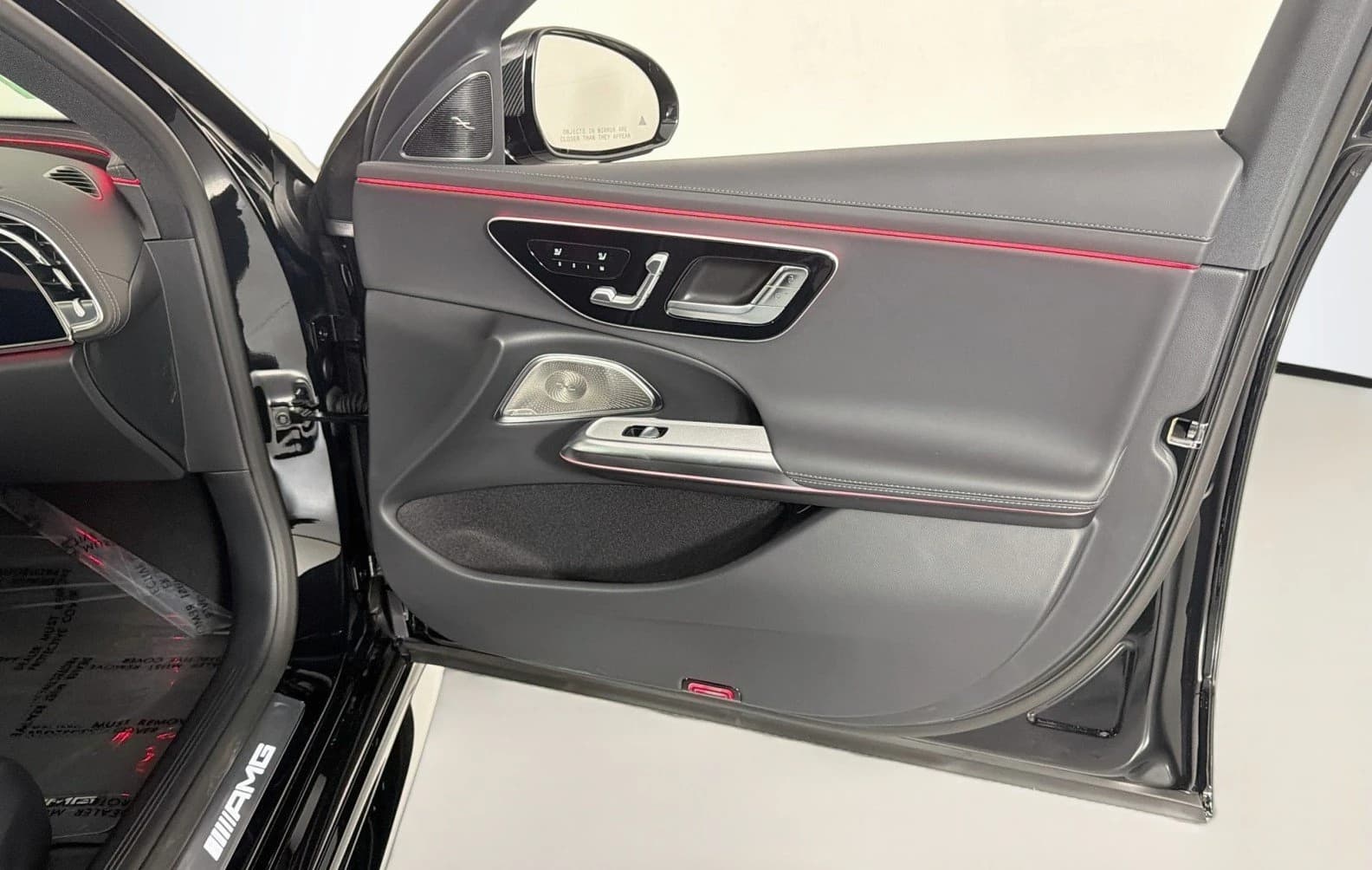 Mercedes-Benz E-Class AMG E 53 E 4MATIC+ Wagon 2026 — side view