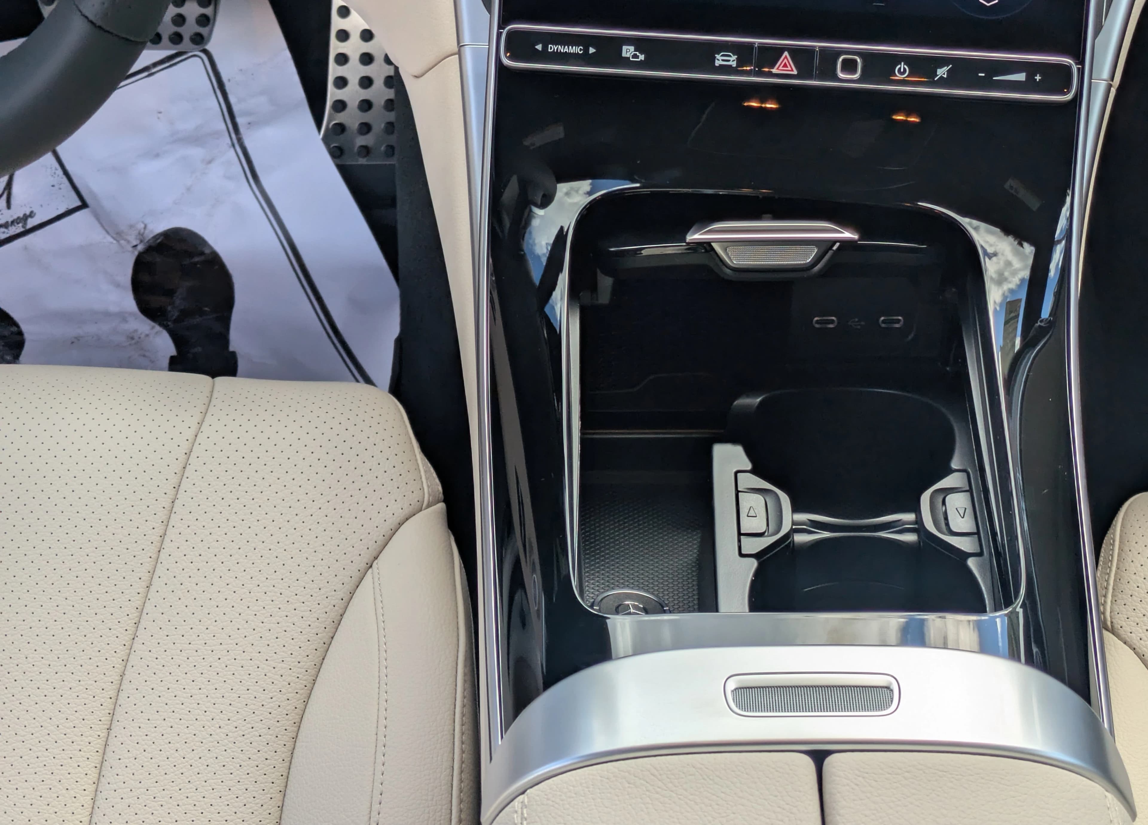 Mercedes-Benz CLE CLE 300 4MATIC Coupe 2027 — side view