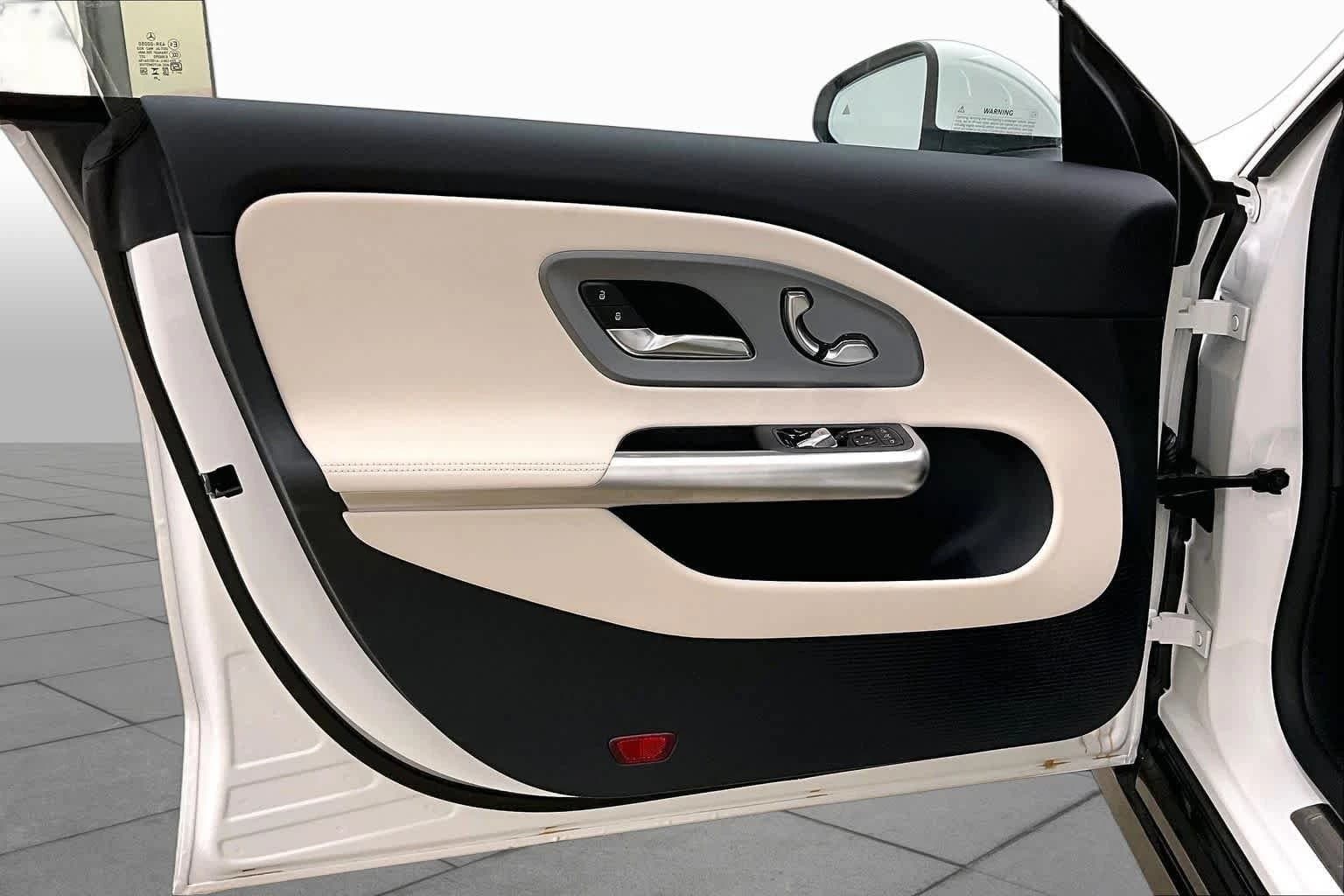 Mercedes-Benz CLA CLA 220 Hybrid FWD 2027 — side view
