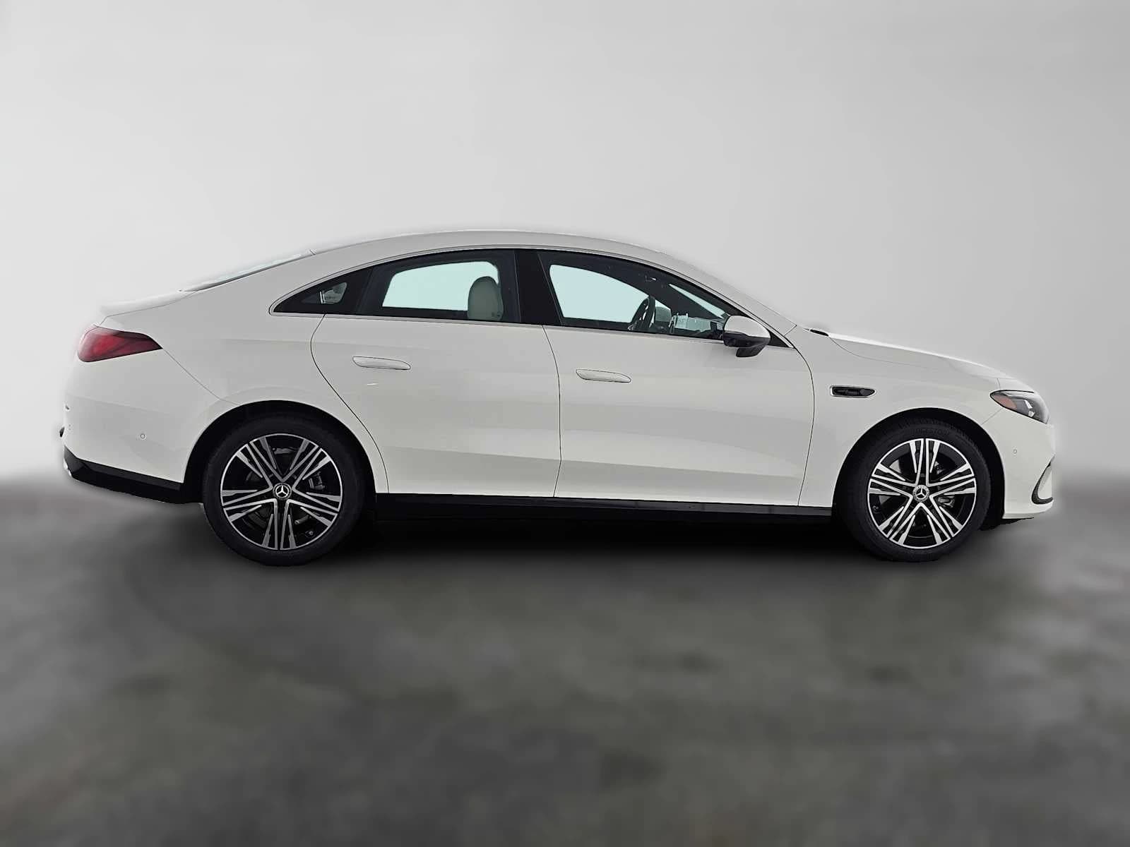 Mercedes-Benz CLA CLA 220 Hybrid FWD 2027 — side view
