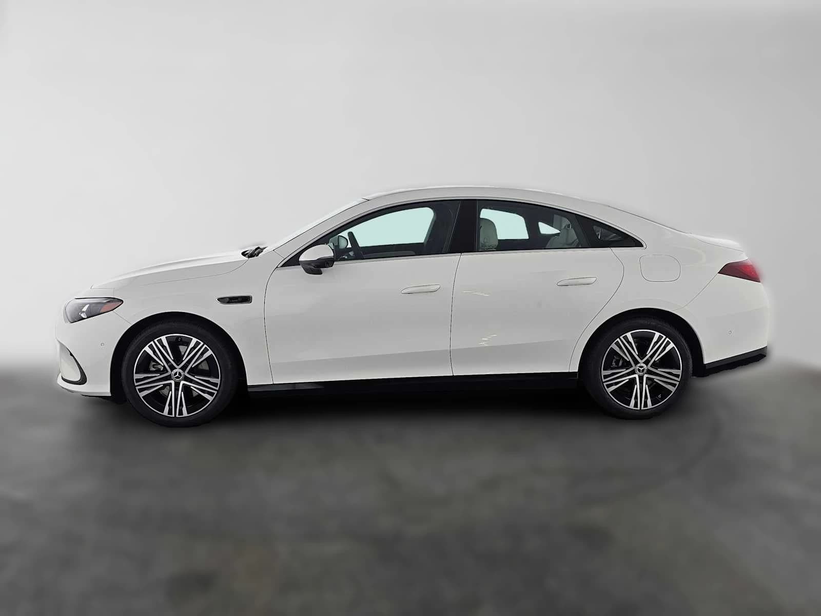 Mercedes-Benz CLA CLA 220 Hybrid FWD 2027 — side view