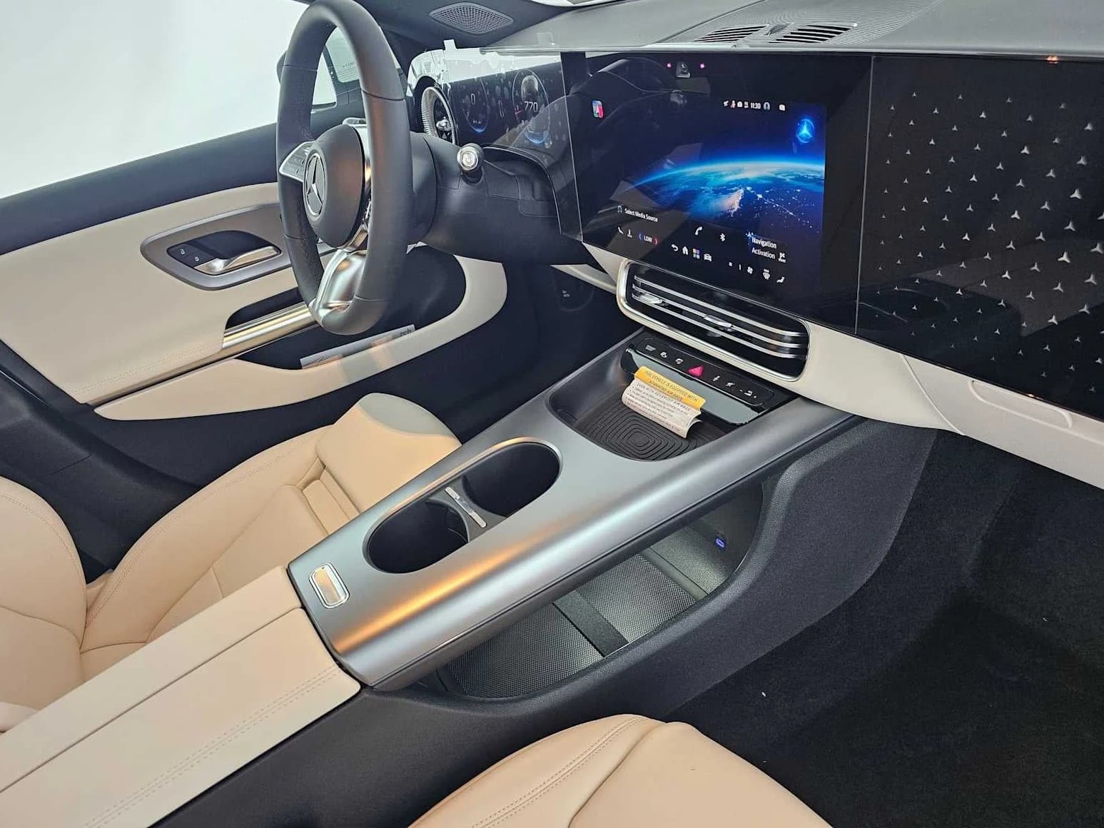Mercedes-Benz CLA CLA 220 Hybrid FWD 2027 — side view