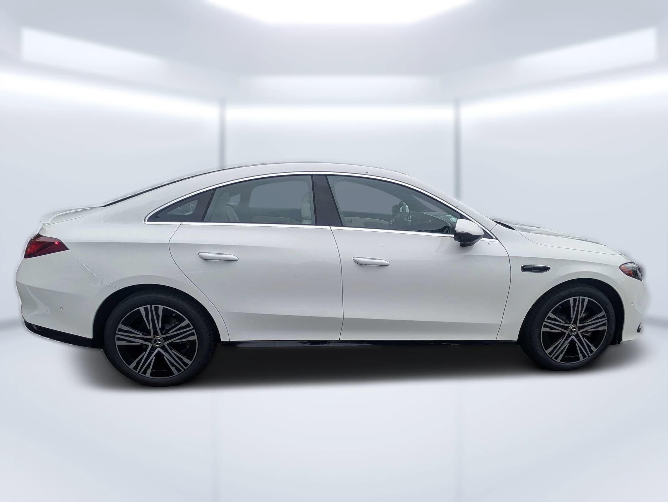 Mercedes-Benz CLA CLA 220 Hybrid FWD 2027 — side view
