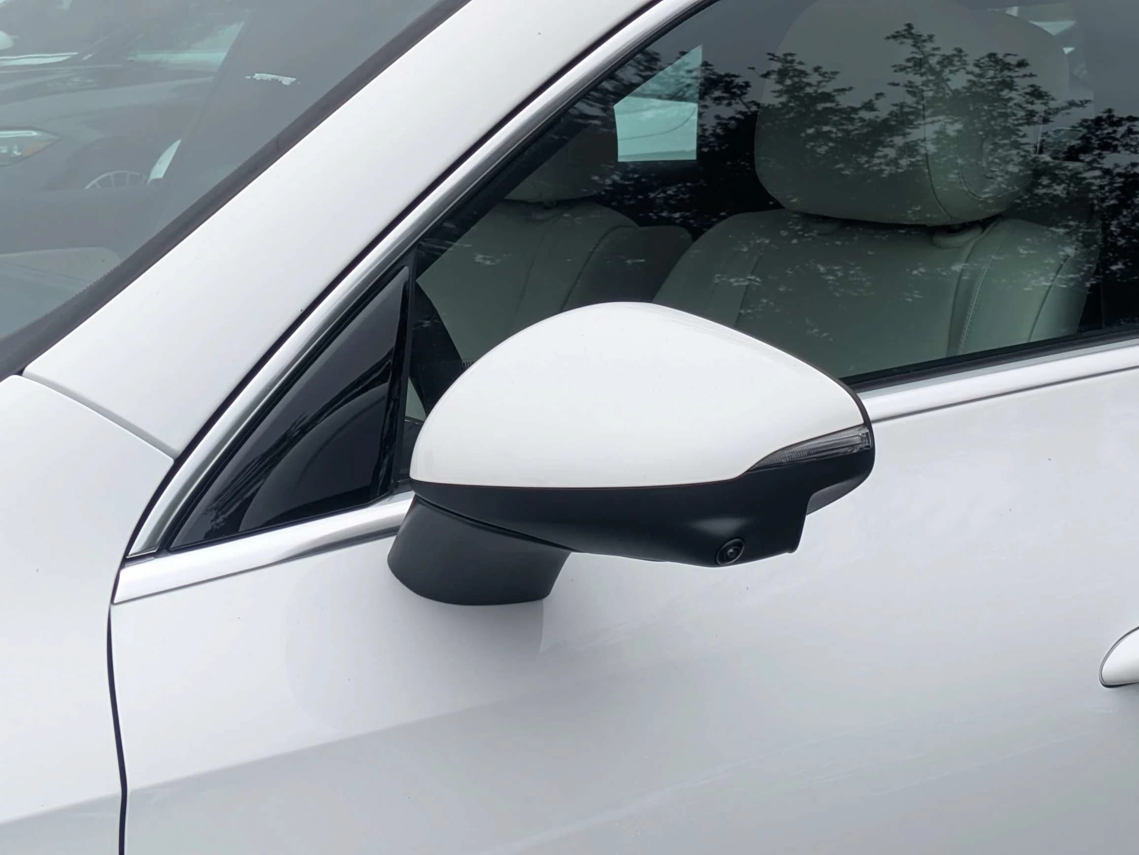 Mercedes-Benz CLA CLA 220 Hybrid FWD 2027 — side view