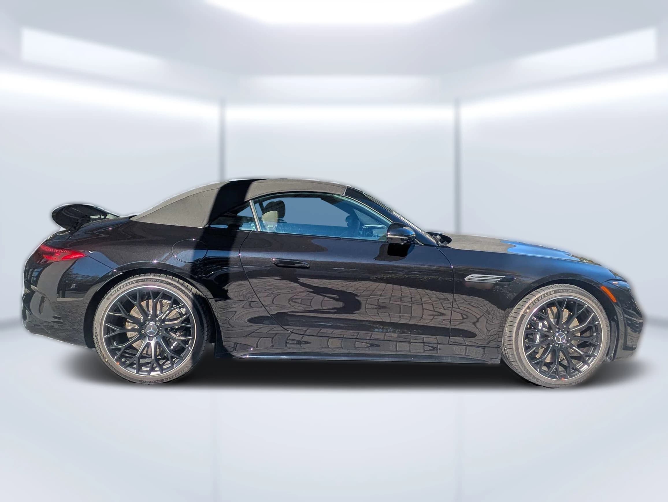 Mercedes-Benz SL AMG SL 55 Roadster 2027 — side view