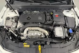 Mercedes-Benz GLB GLB 250 SUV 2026 — side view