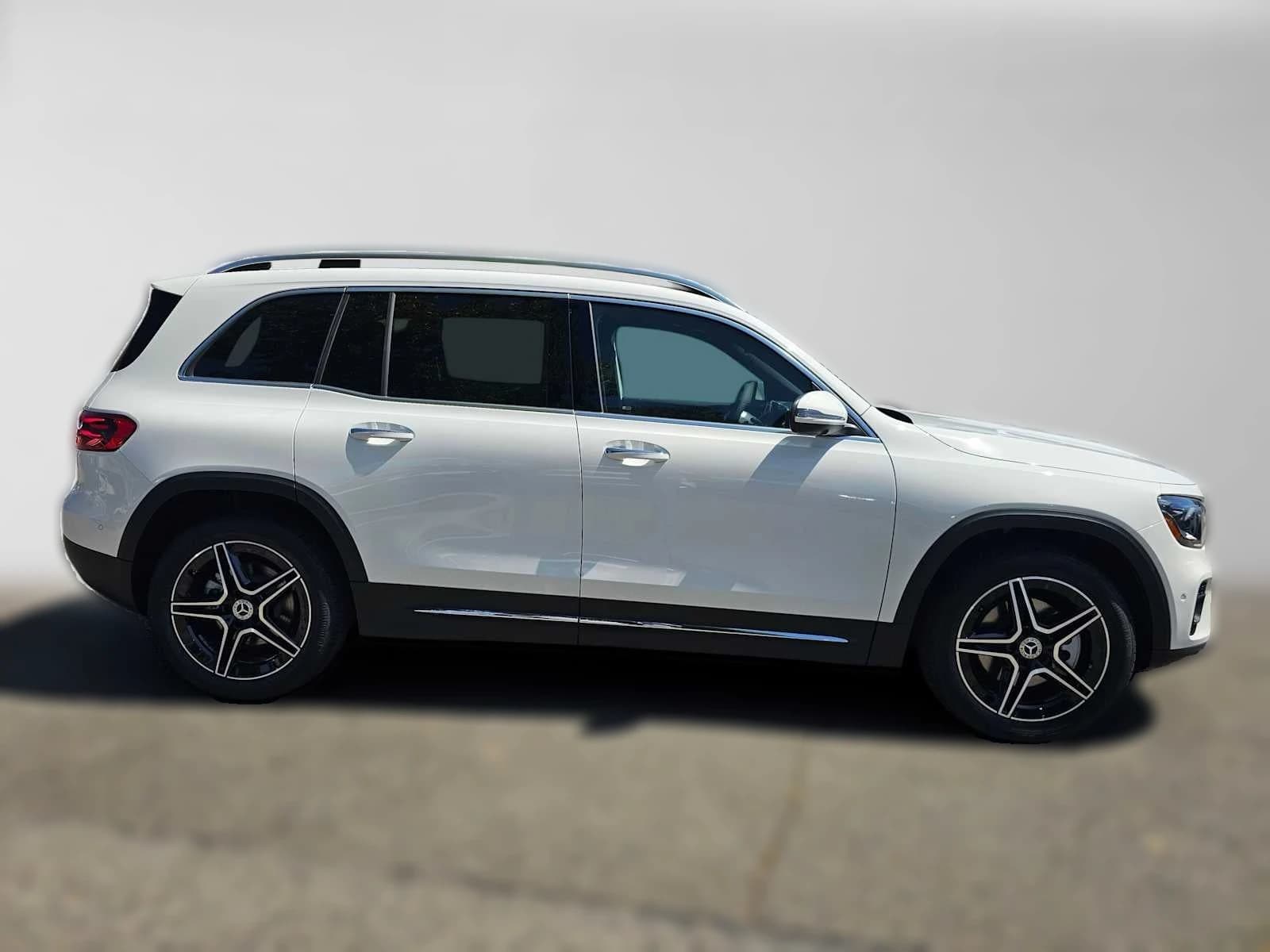 Mercedes-Benz GLB GLB 250 SUV 2026 — side view
