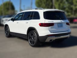 Mercedes-Benz GLB GLB 250 SUV 2026 — side view