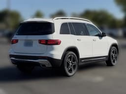 Mercedes-Benz GLB GLB 250 SUV 2026 — side view