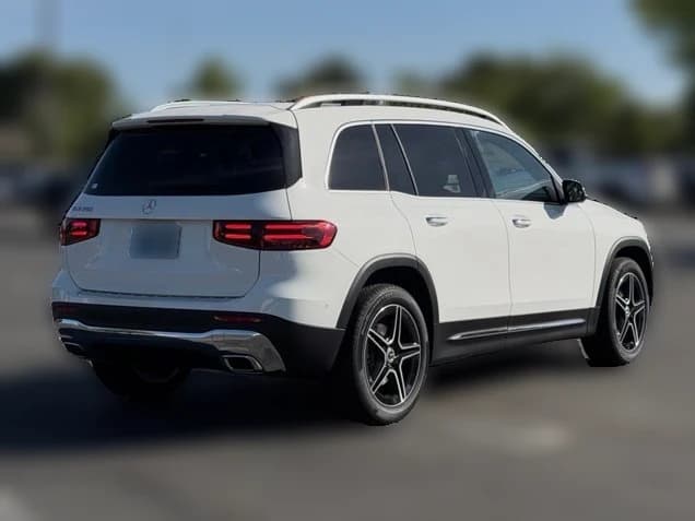 Mercedes-Benz GLB GLB 250 SUV 2026 — side view