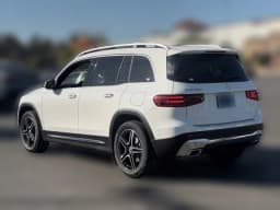 Mercedes-Benz GLB GLB 250 SUV 2026 — side view