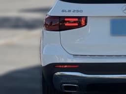 Mercedes-Benz GLB GLB 250 SUV 2026 — side view