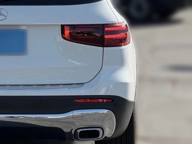 Mercedes-Benz GLB GLB 250 SUV 2026 — side view