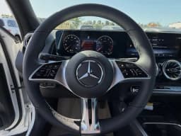 Mercedes-Benz GLB GLB 250 SUV 2026 — side view