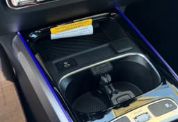 Mercedes-Benz GLB GLB 250 SUV 2026 — side view