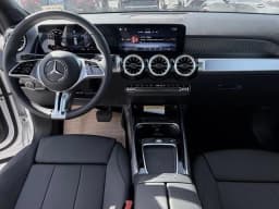 Mercedes-Benz GLB GLB 250 SUV 2026 — side view