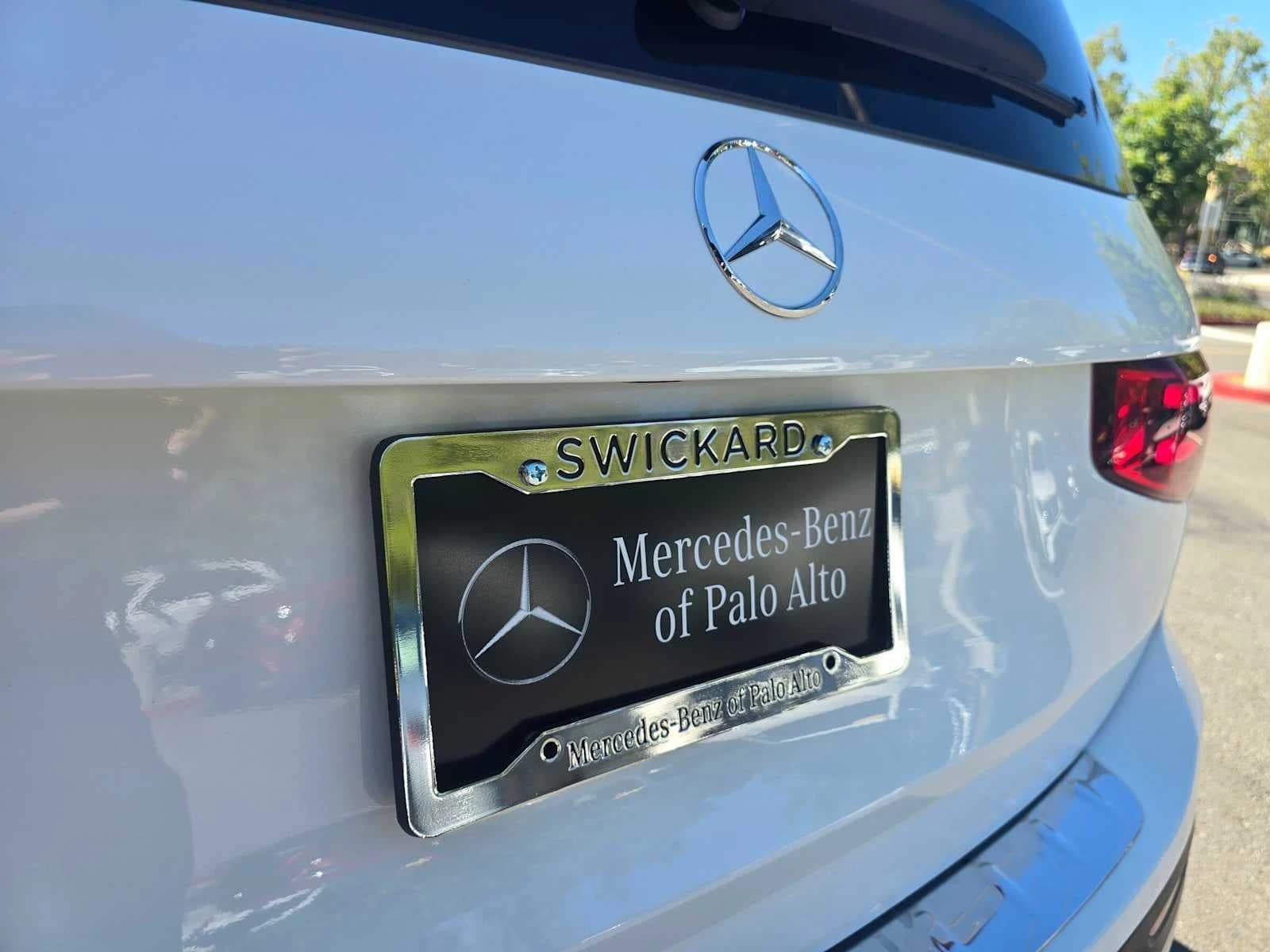 Mercedes-Benz GLB GLB 250 SUV 2026 — side view