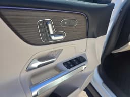 Mercedes-Benz GLB GLB 250 SUV 2026 — side view