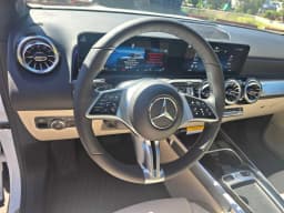 Mercedes-Benz GLB GLB 250 SUV 2026 — side view