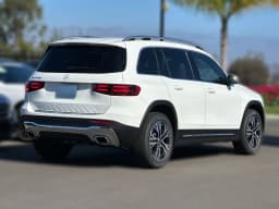 Mercedes-Benz GLB GLB 250 SUV 2026 — side view