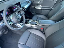 Mercedes-Benz GLB GLB 250 SUV 2026 — side view