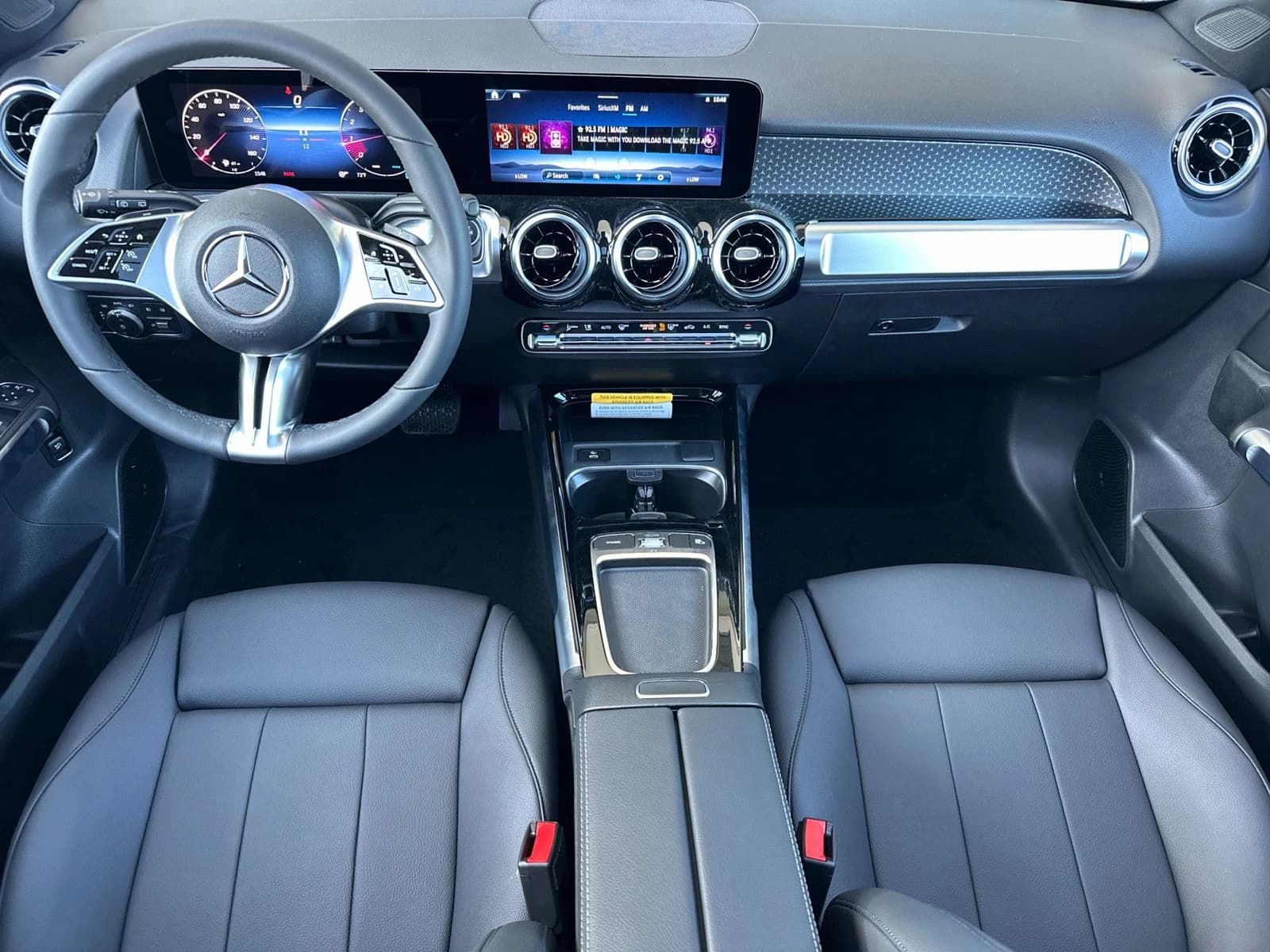 Mercedes-Benz GLB GLB 250 SUV 2026 — side view