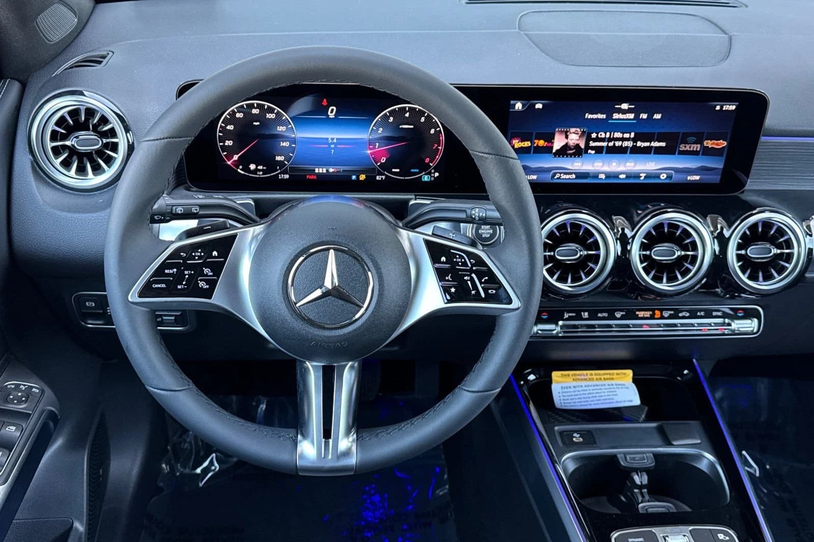 Mercedes-Benz GLB GLB 250 SUV 2026 — side view