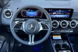 Mercedes-Benz GLB GLB 250 SUV 2026 — side view