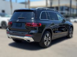 Mercedes-Benz GLB GLB 250 SUV 2026 — side view