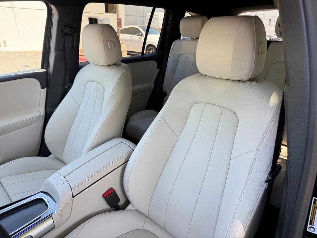 Mercedes-Benz GLB GLB 250 SUV 2026 — side view