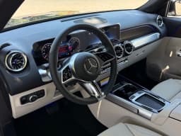 Mercedes-Benz GLB GLB 250 SUV 2026 — side view