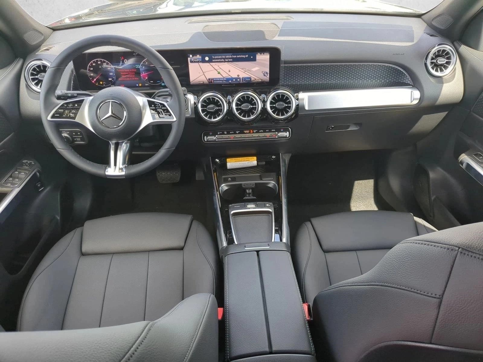 Mercedes-Benz GLB GLB 250 SUV 2026 — side view