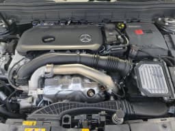 Mercedes-Benz GLB GLB 250 SUV 2026 — side view