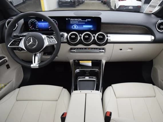 Mercedes-Benz GLB GLB 250 SUV 2026 — side view