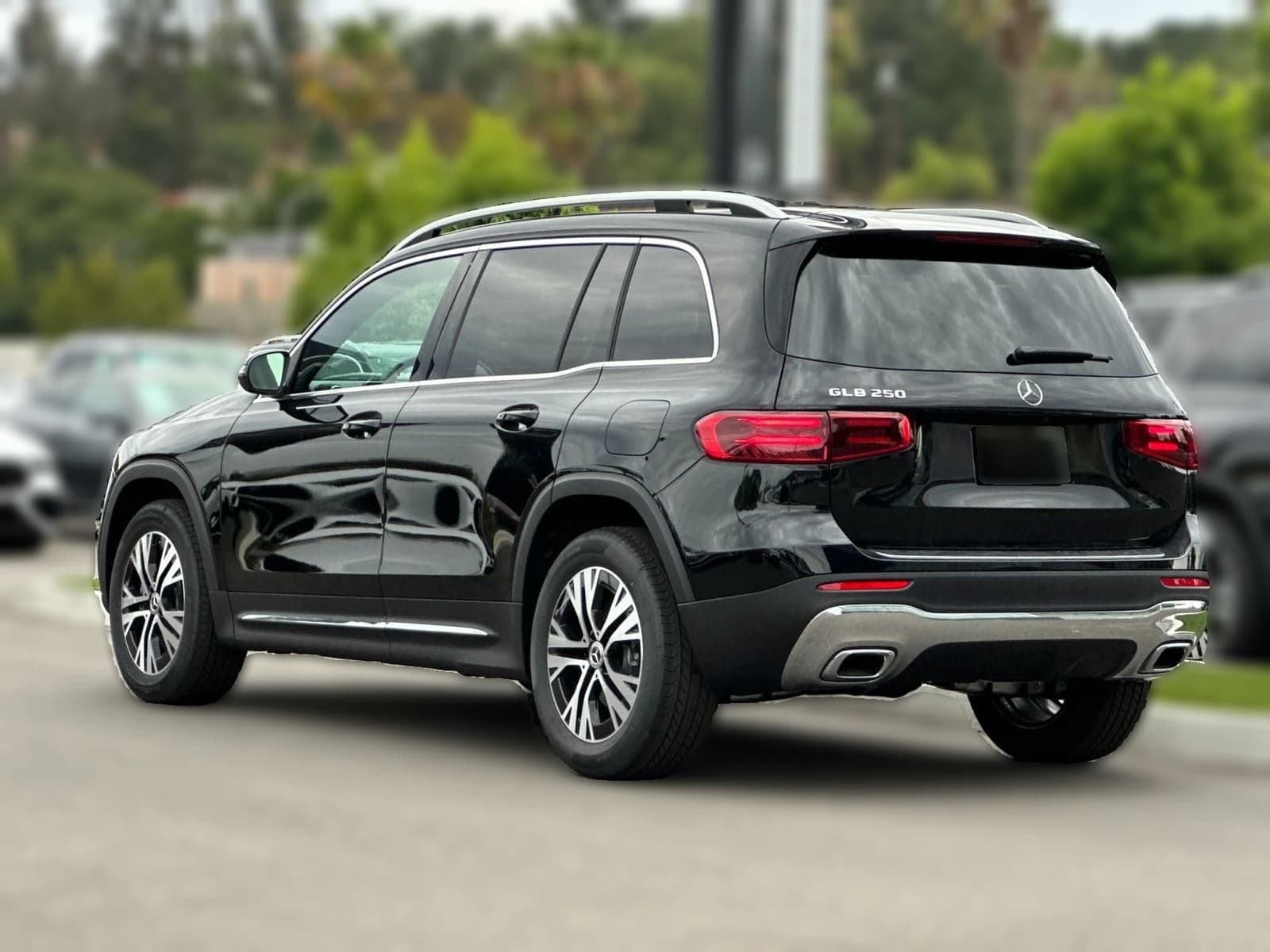 Mercedes-Benz GLB GLB 250 SUV 2026 — side view