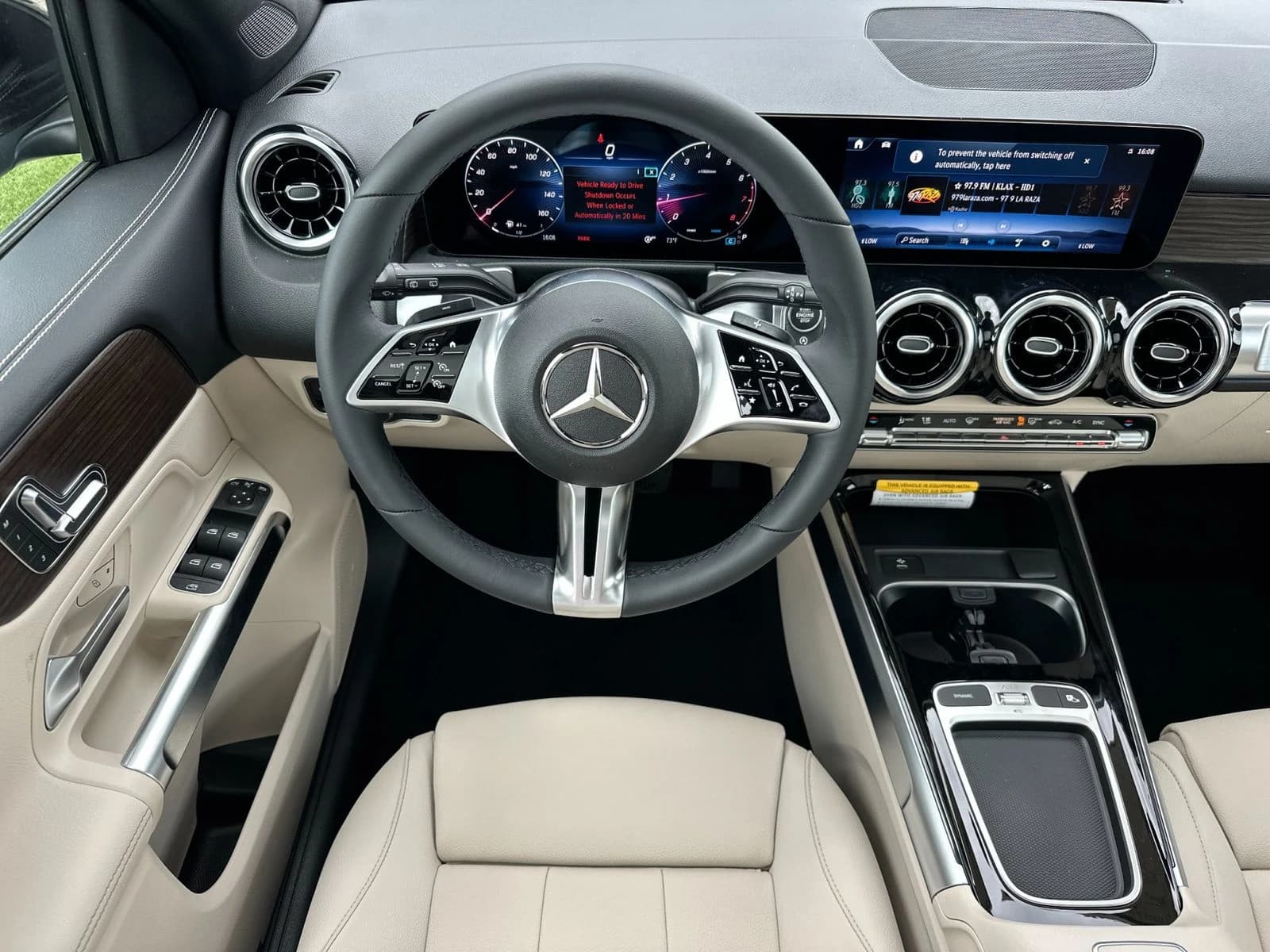Mercedes-Benz GLB GLB 250 SUV 2026 — side view