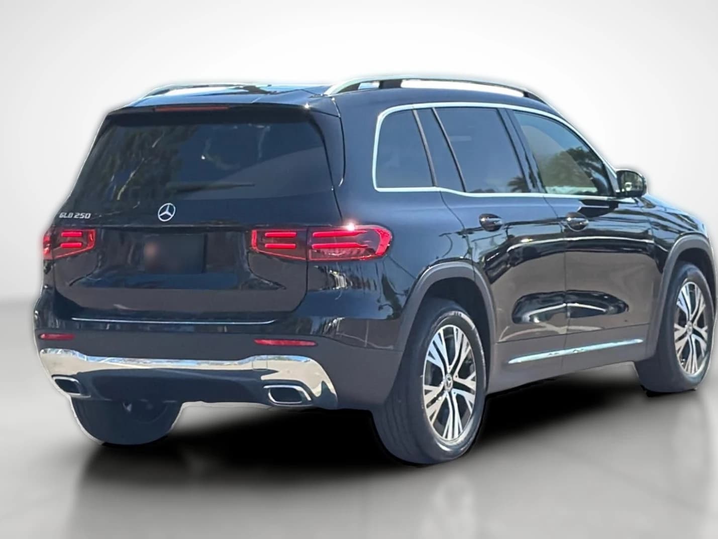 Mercedes-Benz GLB GLB 250 SUV 2026 — side view