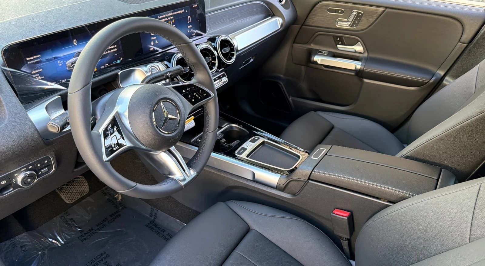 Mercedes-Benz GLB GLB 250 SUV 2026 — side view